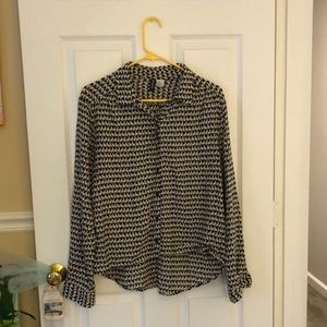 BOGO H&M BUNNY PRINT BUTTON DOWN